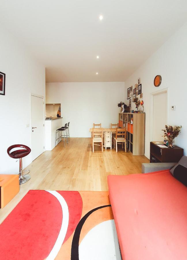 Room At Chicken'S Shared Appartment Bruxelles Esterno foto