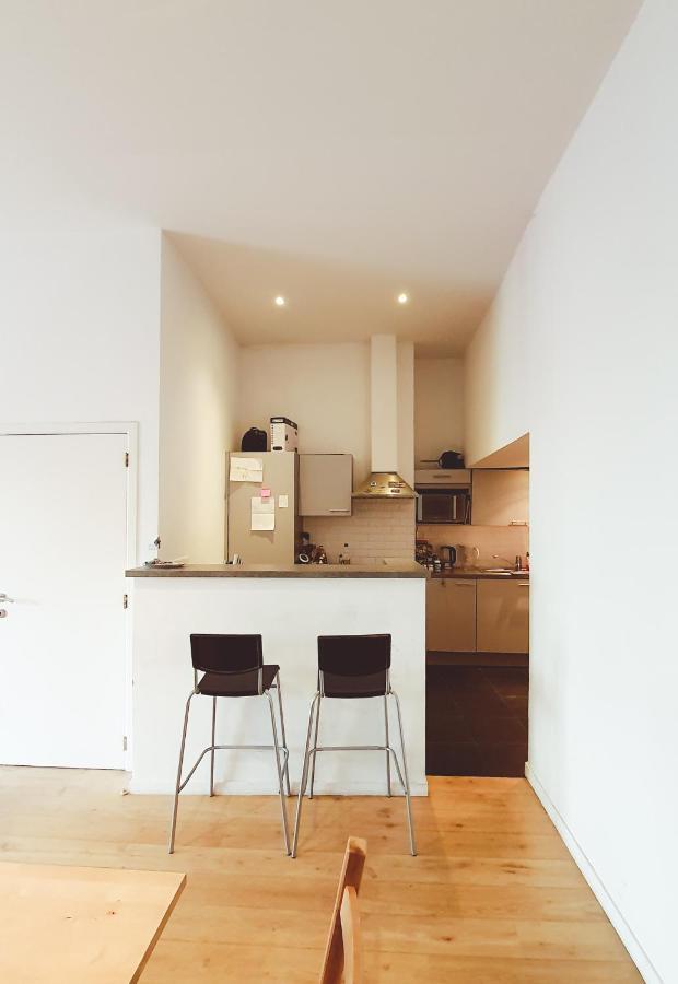 Room At Chicken'S Shared Appartment Bruxelles Esterno foto